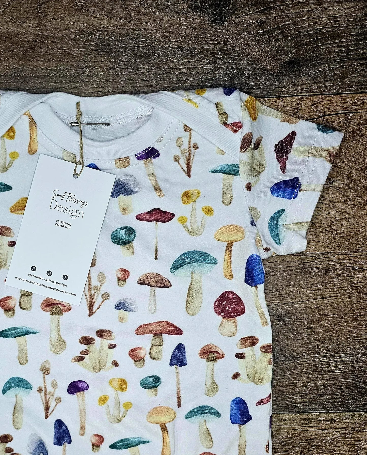 Mushroom bodysuit, infant clothing, infant bodysuit: 9-12 month / Short Sleeve