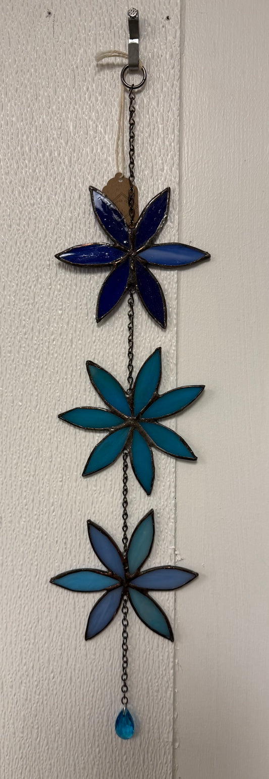 Rooted Veins Triple Flower Chain