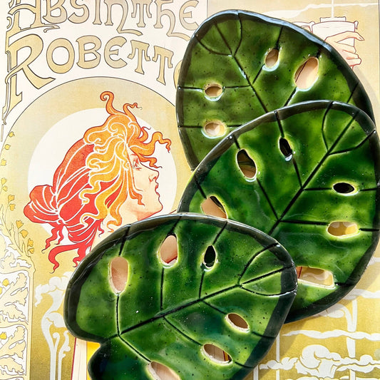 Monstera Leaf Ceramic Soap Dish - The Regal Find