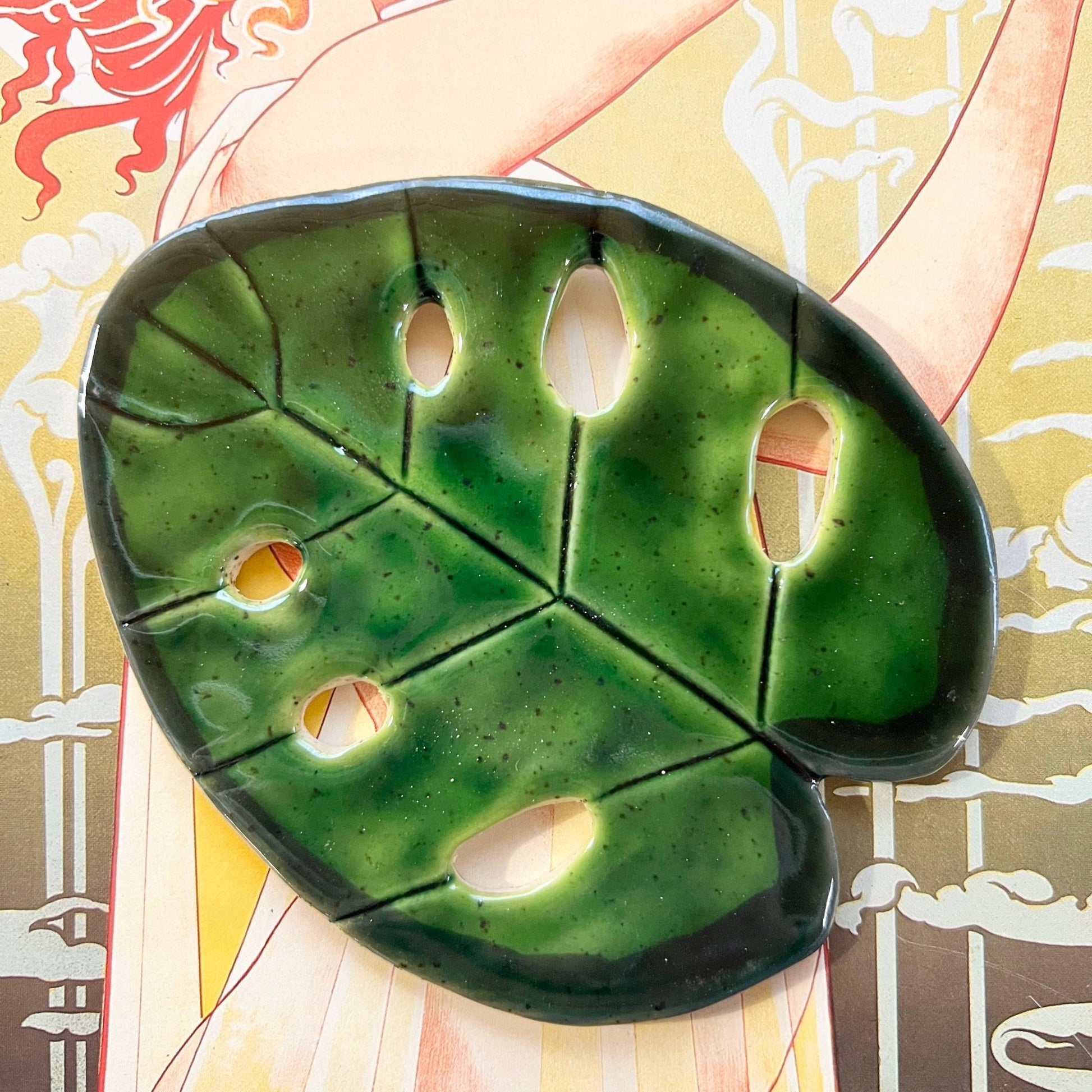 Monstera Leaf Ceramic Soap Dish - The Regal Find